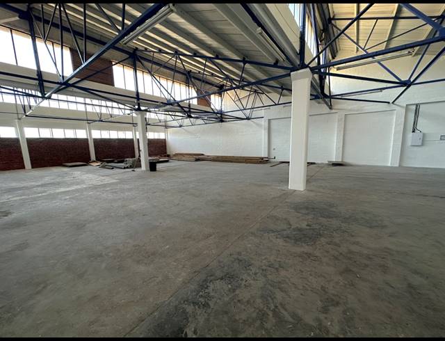 640M² WAREHOUSE TO LET IN PAARDEN EILAND
